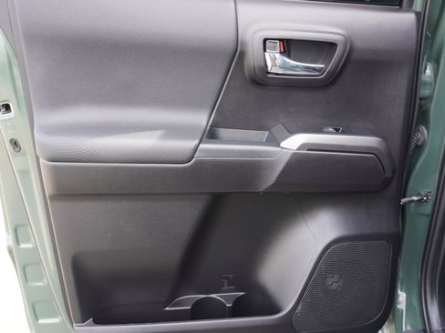 Used 2021 Toyota Tacoma TRD Sport w/ TRD Premium Sport Package image 13