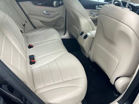 Used 2021 Mercedes-Benz GLC 300 4MATIC image 23