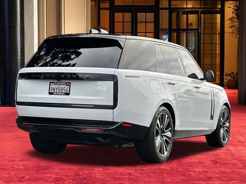 Used 2024 Land Rover Range Rover SE image 10