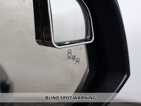 Used 2023 Toyota Highlander XLE FWD image 5