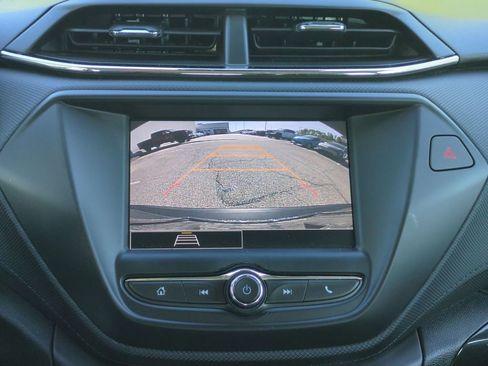 Used 2021 Chevrolet TrailBlazer LS image 24