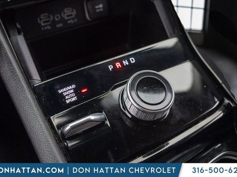 Used 2023 Jeep Grand Cherokee Limited w/ Black Appearance Package AWD/4WD image 12