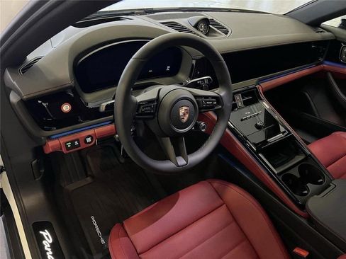 New 2026 Porsche Panamera 4 image 4