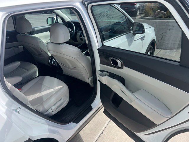 Used 2023 Kia Sorento EX AWD/4WD image 28