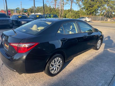Used 2017 Toyota Corolla LE image 5