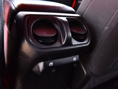 Used 2018 Jeep Wrangler Unlimited Sport S image 23