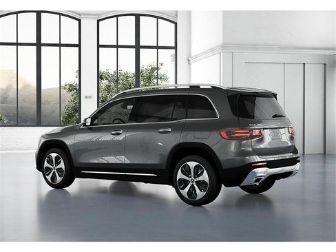New 2025 Mercedes-Benz GLB 250 4MATIC image 30