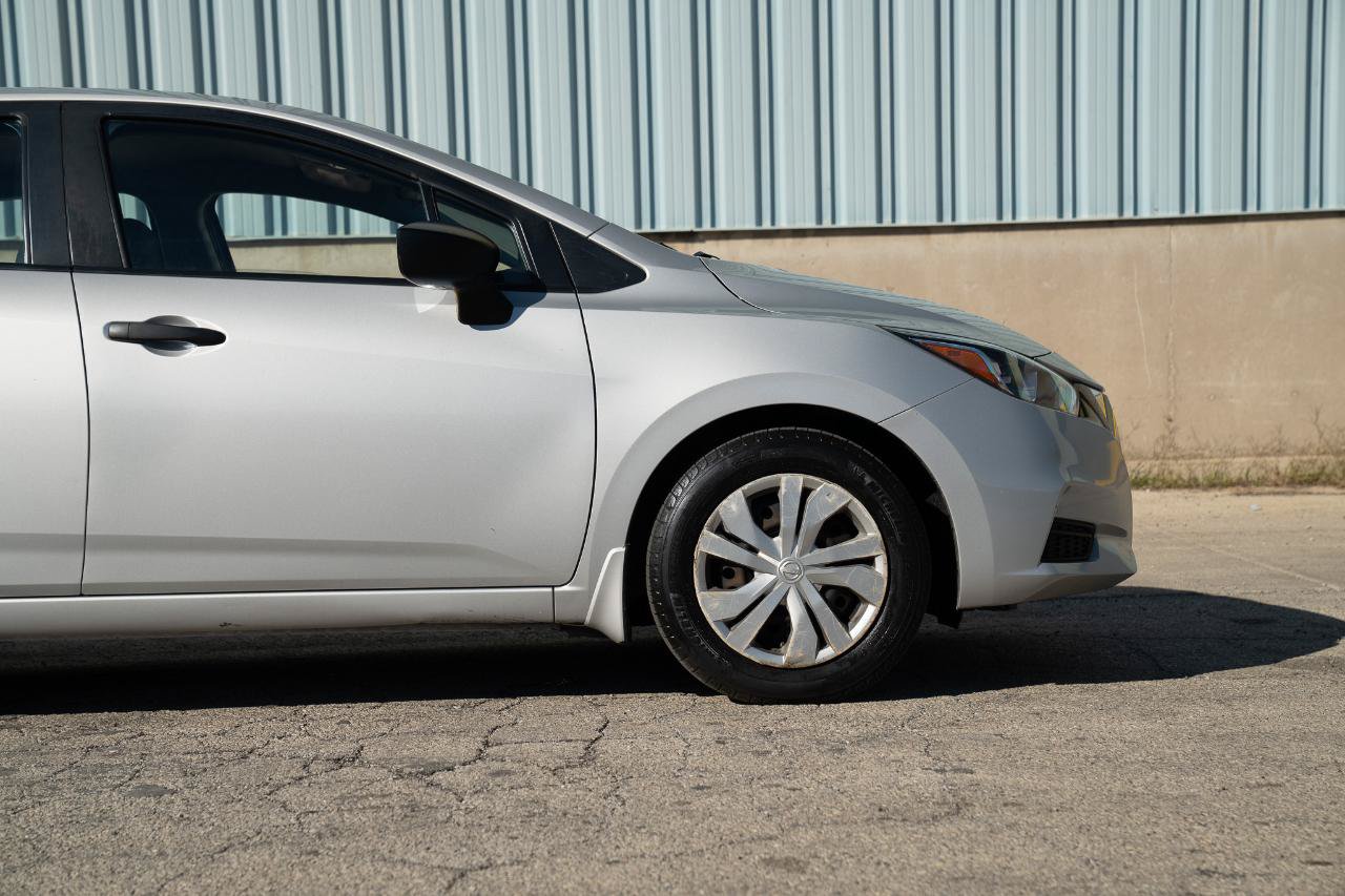 Used 2020 Nissan Versa S FWD image 7