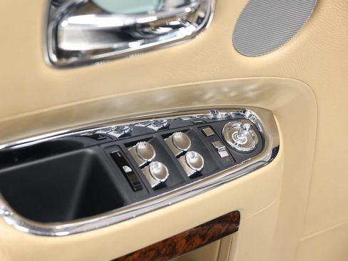 Used 2011 Rolls-Royce Ghost RWD image 14