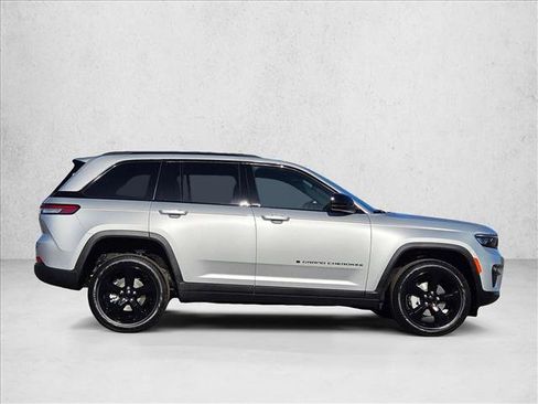New 2025 Jeep Grand Cherokee Limited w/ Black Appearance Package RWD image 5