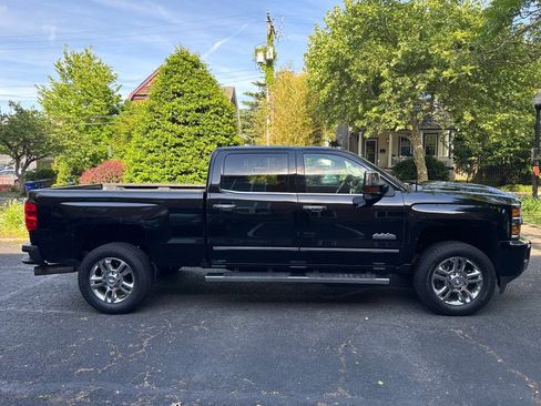 Used 2019 Chevrolet Silverado 2500 High Country w/ Duramax Plus Package AWD/4WD image 6