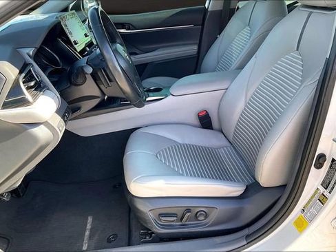 Used 2024 Toyota Camry SE image 23