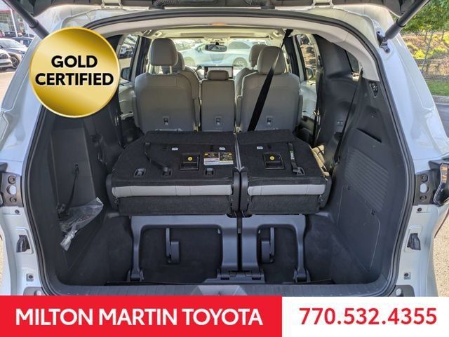 Certified 2026 Toyota Sienna XLE FWD image 13