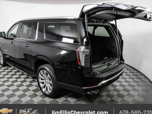 New 2026 Chevrolet Suburban Premier w/ Sun And Tow Package image 38