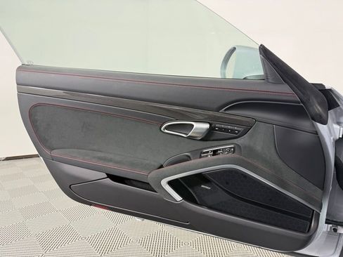 Certified 2025 Porsche 718 Cayman GT4 image 15