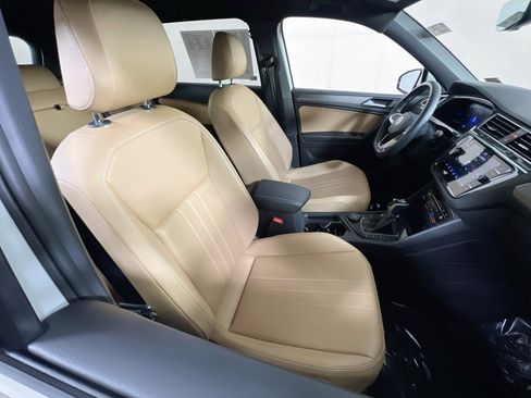 Used 2022 Volkswagen Tiguan SE image 26