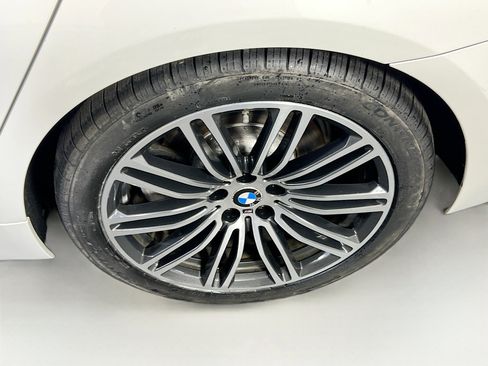 Used 2018 BMW 530i xDrive image 32