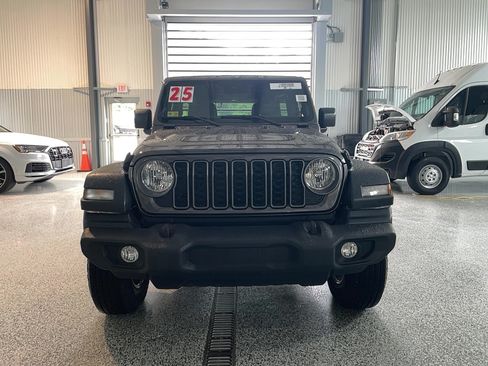 Used 2025 Jeep Wrangler Unlimited Sport AWD/4WD image 3