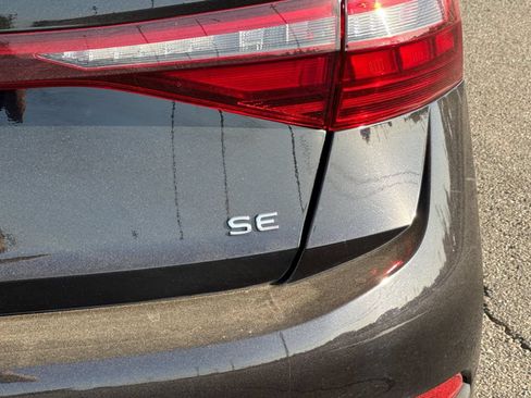 Used 2025 Volkswagen Jetta SE FWD image 30