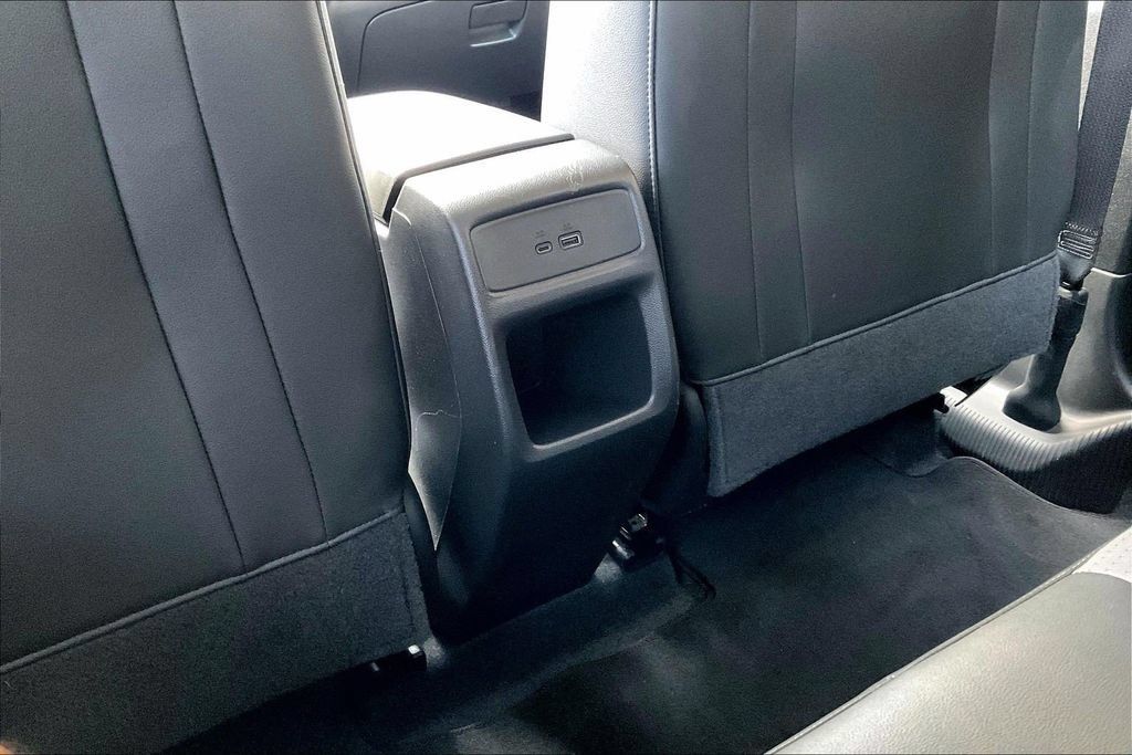 Used 2024 Chevrolet Trax LT FWD image 34