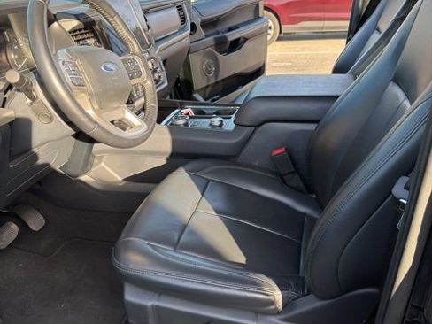 Used 2024 Ford Expedition Max XLT image 11