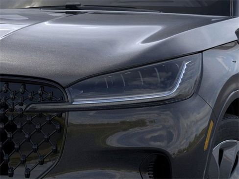 New 2025 Lincoln Aviator 2WD w/ Jet Appearance Package image 18