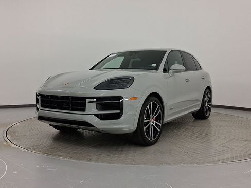 Certified 2026 Porsche Cayenne GTS image 1