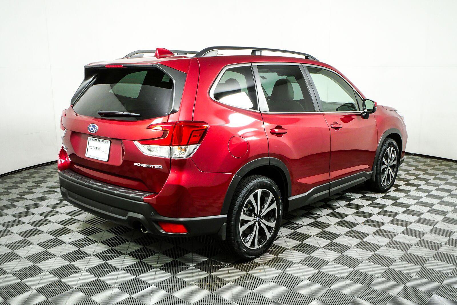 Used 2020 Subaru Forester Limited w/ Popular Package #3 AWD/4WD image 3