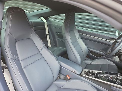 Used 2025 Porsche 911 Carrera image 17
