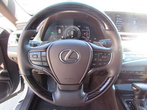 Used 2021 Lexus ES 300h w/ Accessory Package FWD image 11