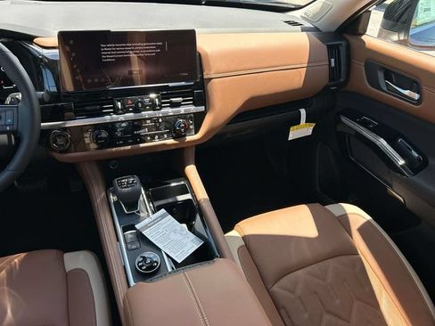 New 2026 Nissan Pathfinder Platinum w/ Cargo Package AWD/4WD image 16