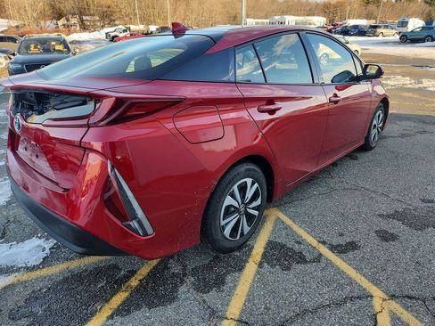 Used 2017 Toyota Prius Prime Premium image 7