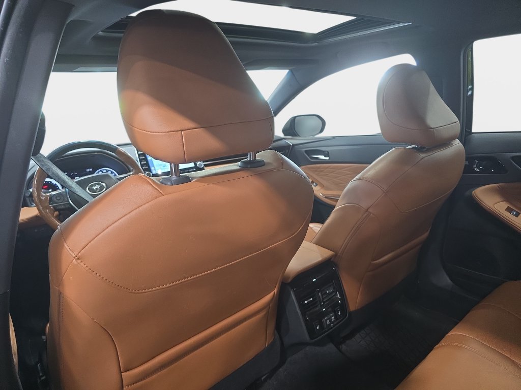 Used 2020 Toyota Avalon Limited w/ Advanced Safety Package FWD image 10