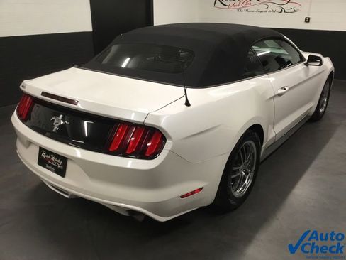Used 2017 Ford Mustang Convertible image 22