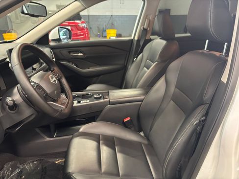 Used 2026 Nissan Rogue SL AWD/4WD image 40