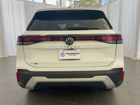 New 2026 Volkswagen Tiguan S image 10