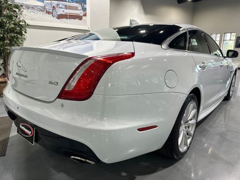 Used 2016 Jaguar XJ R-Sport RWD image 34