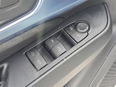 New 2026 Chevrolet Equinox EV LT image 17