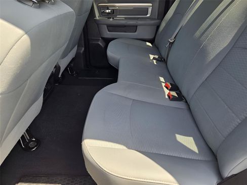 Used 2020 RAM 1500 Classic SLT RWD image 28