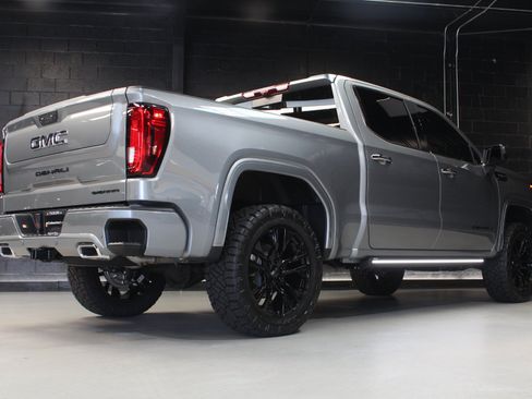 Used 2026 GMC Sierra 1500 Denali Ultimate w/ LPO, Black Badging Package AWD/4WD image 93