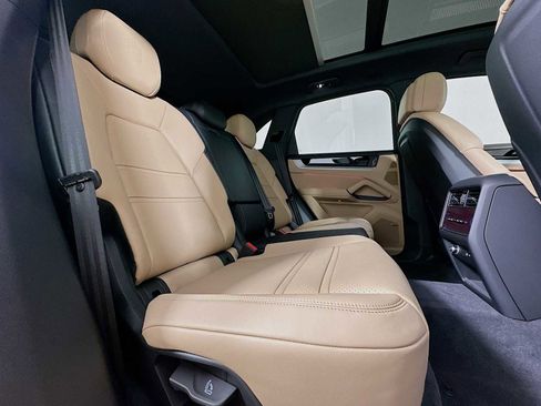 New 2026 Porsche Cayenne E-Hybrid image 29