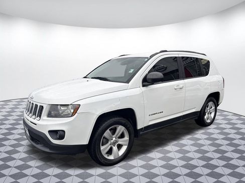 Used 2014 Jeep Compass Sport image 3