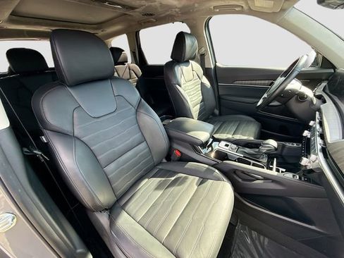 Used 2024 Kia Telluride SX Prestige w/ Towing Package image 15