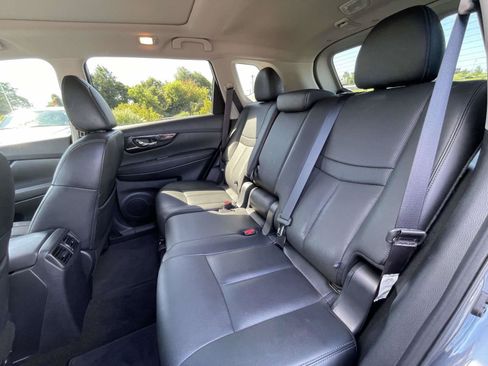 Used 2019 Nissan Rogue SL w/ Premium Package FWD image 13