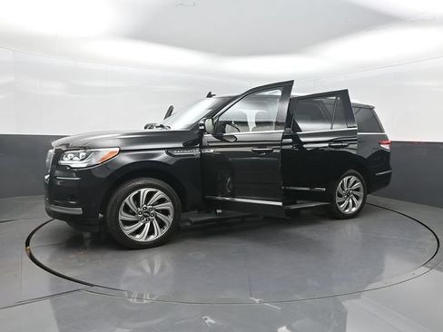 Used 2023 Lincoln Navigator Reserve RWD image 32