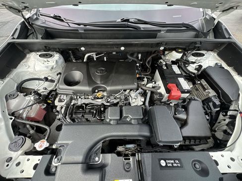 Used 2022 Toyota RAV4 XLE AWD/4WD image 25