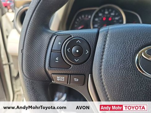 Used 2015 Toyota RAV4 XLE FWD image 14