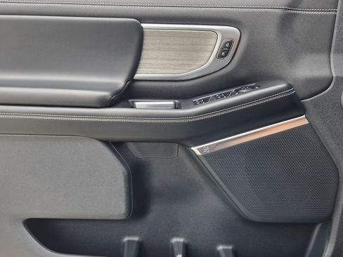 Certified 2025 Ford Expedition Max Platinum image 26