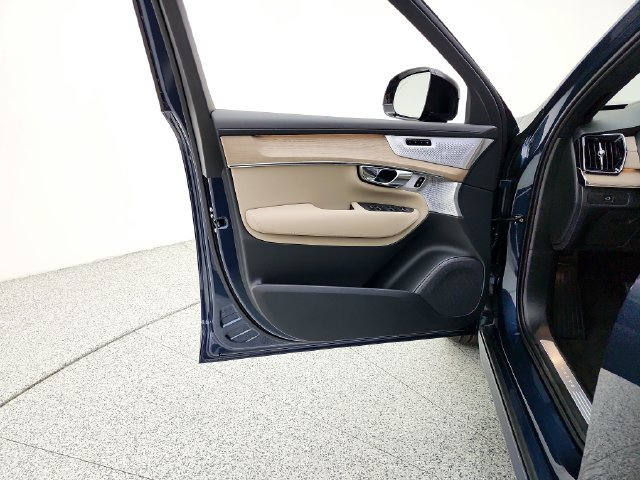 New 2027 Volvo XC90 B6 Ultra AWD/4WD image 27