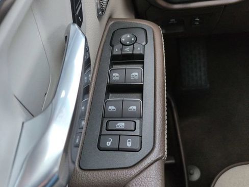 Used 2025 RAM 1500 Laramie AWD/4WD image 25